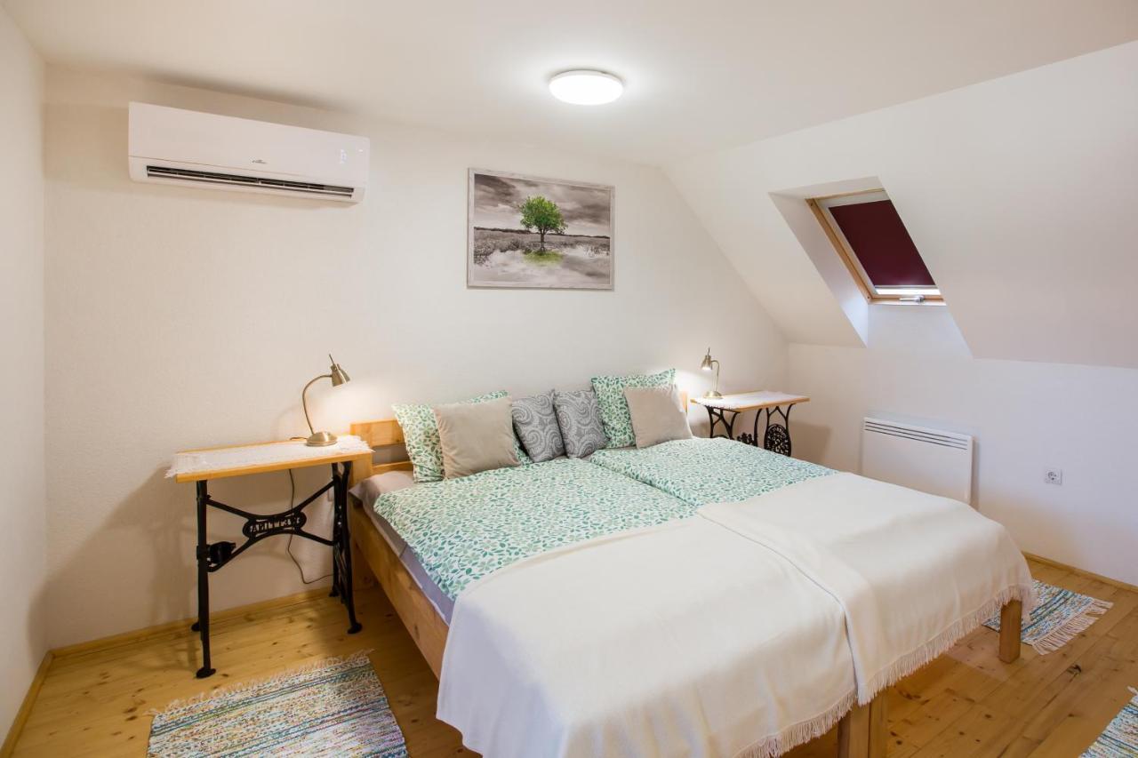 Bakony-Cinca Vendeghaz Hotell Szentgál Exteriör bild